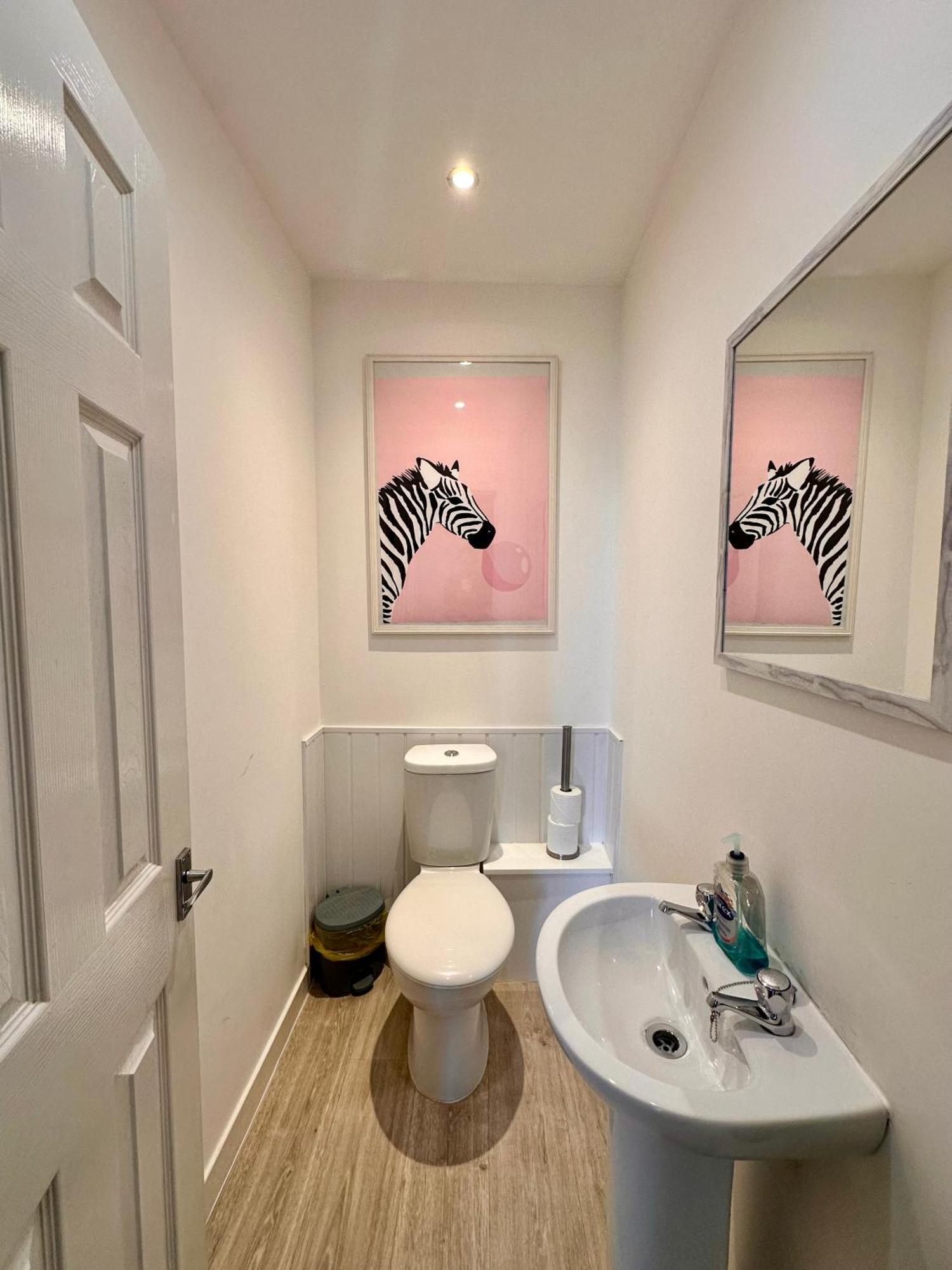 3-Bedroom Flat In The City Centre Next To The River Ness Inverness Buitenkant foto